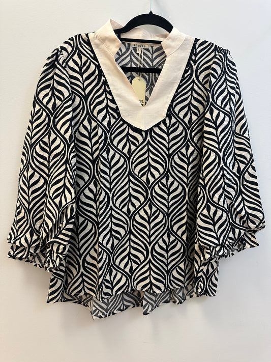 black and white moment top